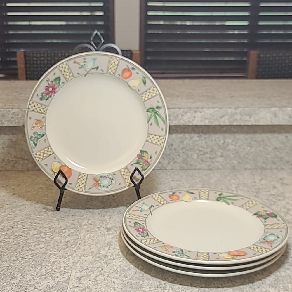 Mikasa Intaglio Set of 4 CAA31 SummerJewels Dinner Plates